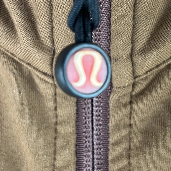 LuluLemon Men’s Brown Long Sleeve Full Zip Performance  wear Jacket - Picture 3 of 11